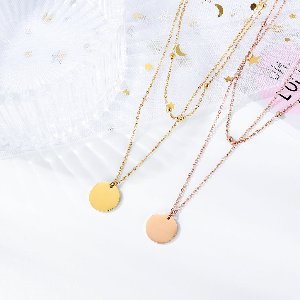 NEHZUS Petite chaîne de perles rondes double couche classique et polyvalente avec pendentif rond brillant pour collier de clavicule pour femme