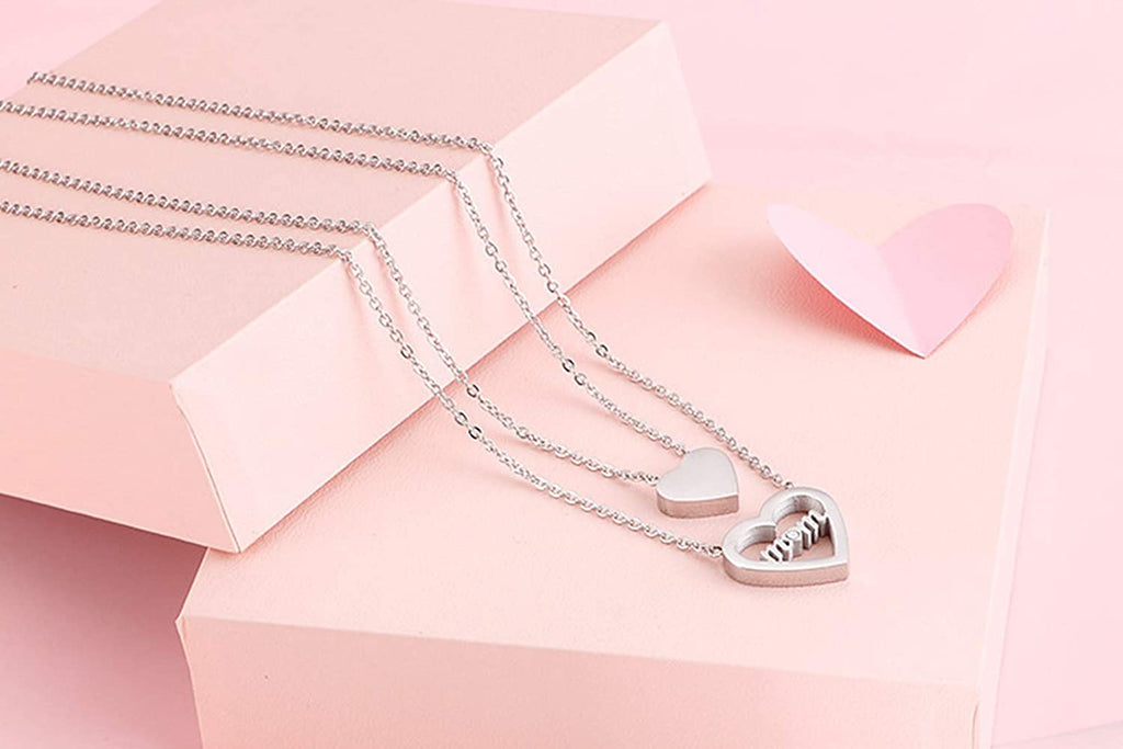 Collier avec pendentif en forme de cœur d'amour pour femme, en acier inoxydable plaqué or, incrustation de zircone cubique 5A, collier de maman personnalisé avec nom d'enfant