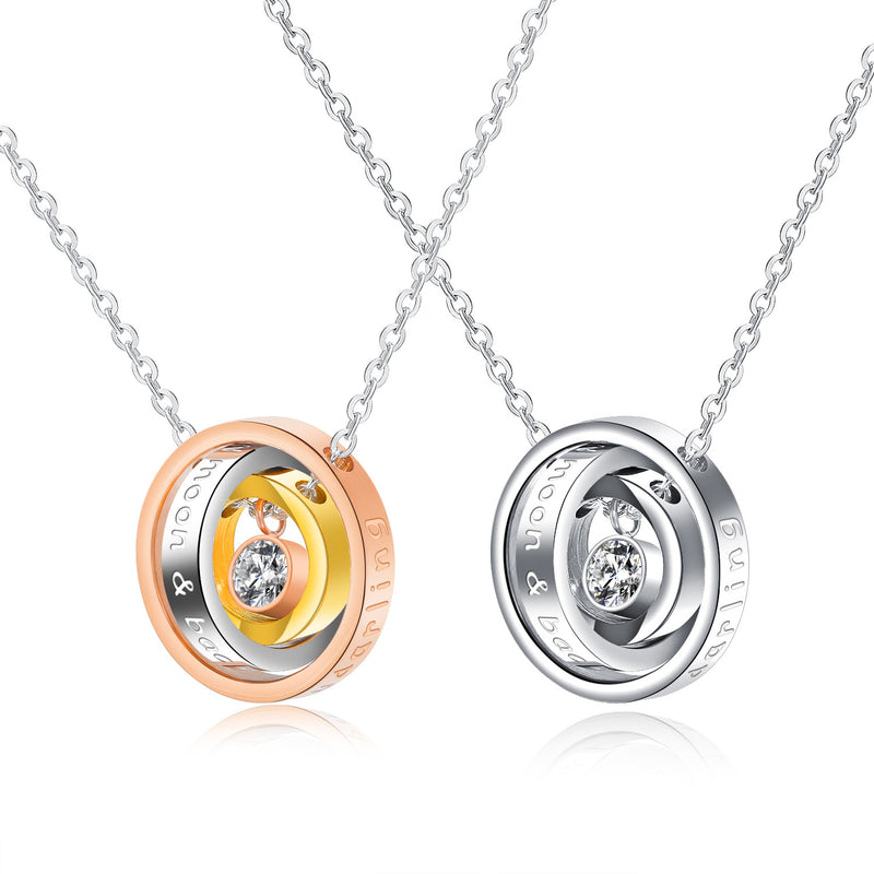 NEHZUS Pendentif à fermoir à trois anneaux tricolore à la mode et simple pour hommes et femmes en acier au titane avec collier de couple personnalisé en diamant