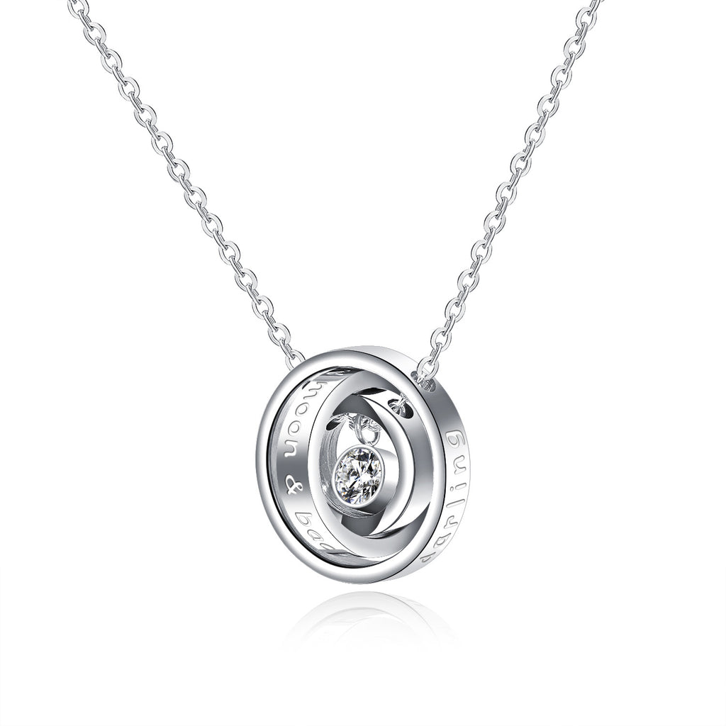 NEHZUS Pendentif à fermoir à trois anneaux tricolore à la mode et simple pour hommes et femmes en acier au titane avec collier de couple personnalisé en diamant