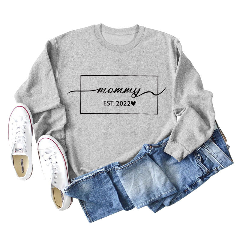 MOMMY EST 2022 Love Herbst/Winter Unten Buchstaben Langarm Pullover in Übergröße