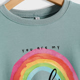 „You Are My Sunshine“-Pullover mit Regenbogen-Buchstabendruck für Damen