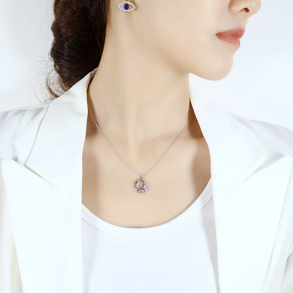 Petite chaîne de clavicule fraîche créative pour fille, pendentif en cristal et diamant, collier papillon polyvalent personnalisé
