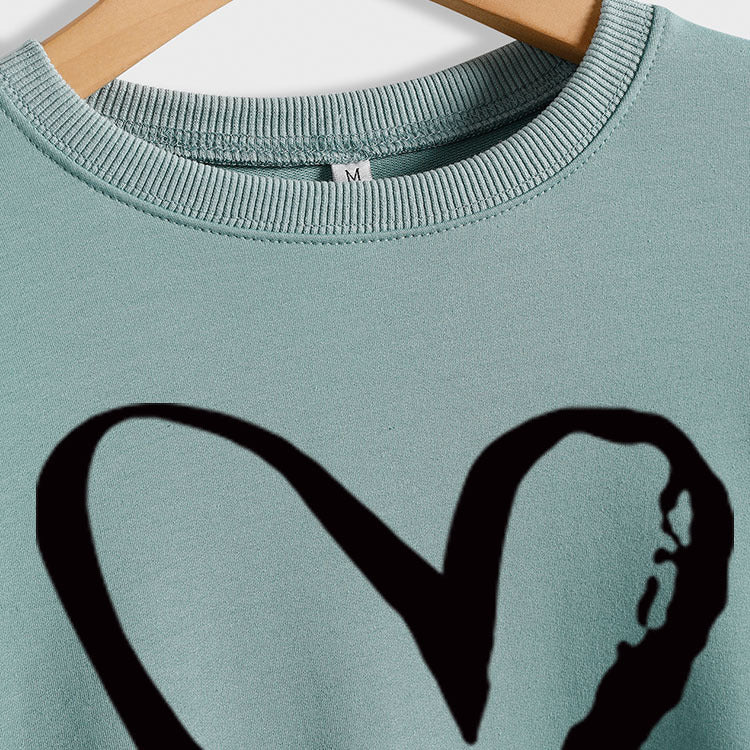 Pull ample à manches longues et col rond imprimé coeur d'amour pour femme