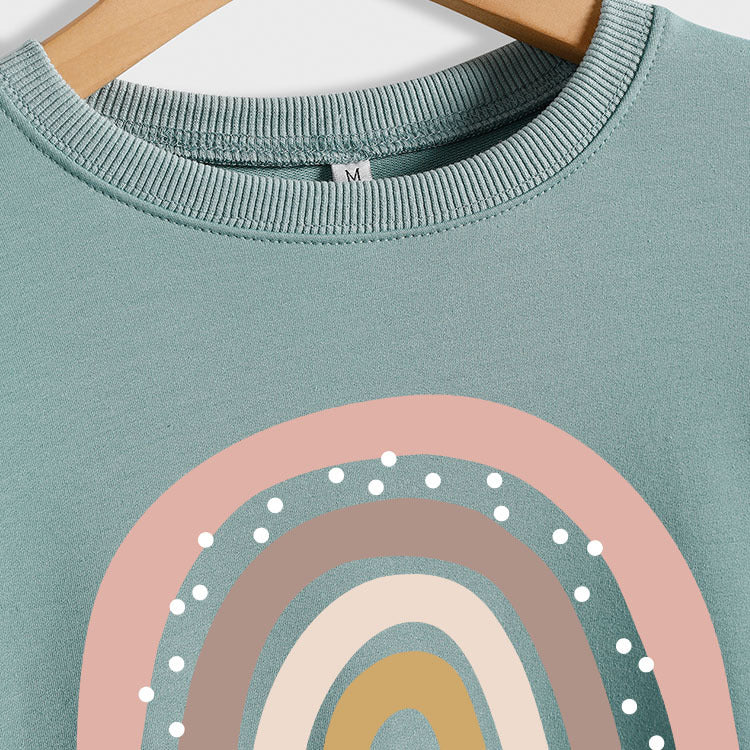 Be Kind Rainbow Print Col rond Manches longues Grand pull pour femme