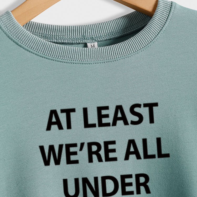 AU MOINS NOUS SOMMES TOUS Pull à manches longues et col rond pour femme