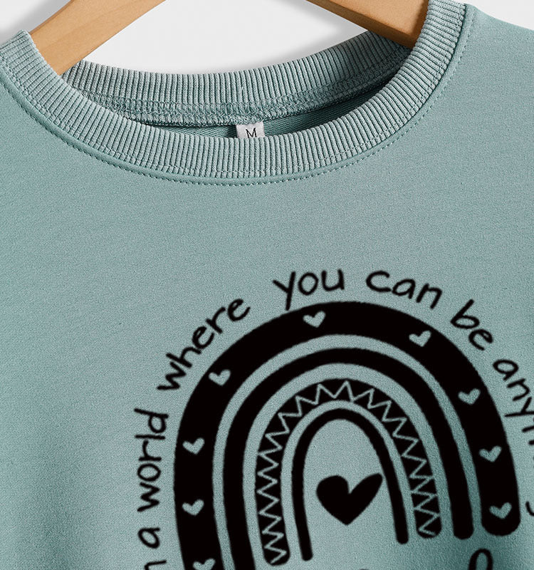 Sweat-shirt imprimé à manches longues et col rond pour femme, haut avec lettres dans un monde où