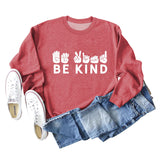 Be Kind Finger Fist Letters Loose Herbst- und Winterhosen Langarm Große Größen Pullover Damen