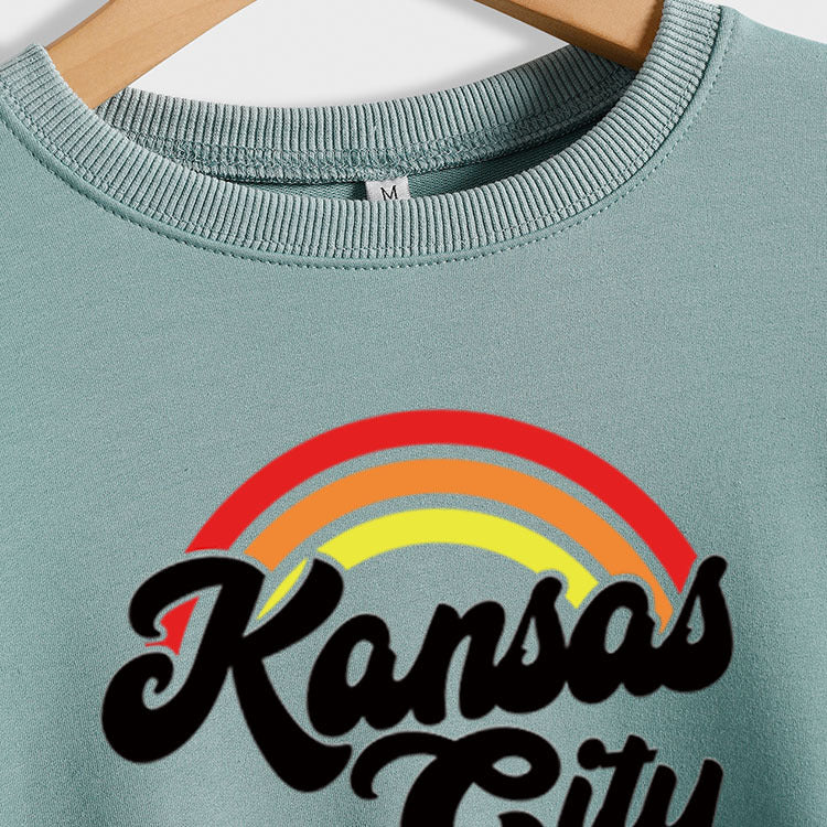 Sweat-shirt à manches longues imprimé lettre arc-en-ciel Kansas City pour femme