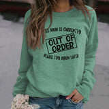 THIS MOM IS LETTERED LOOSE CASUAL CREWNECK OVERSIZED LONG-SLEEVED SWEATSHIRT