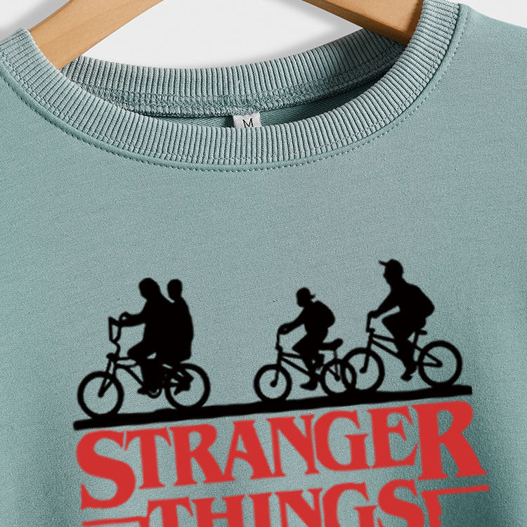 STRANGER THINGS Pull à manches longues et col rond pour femme