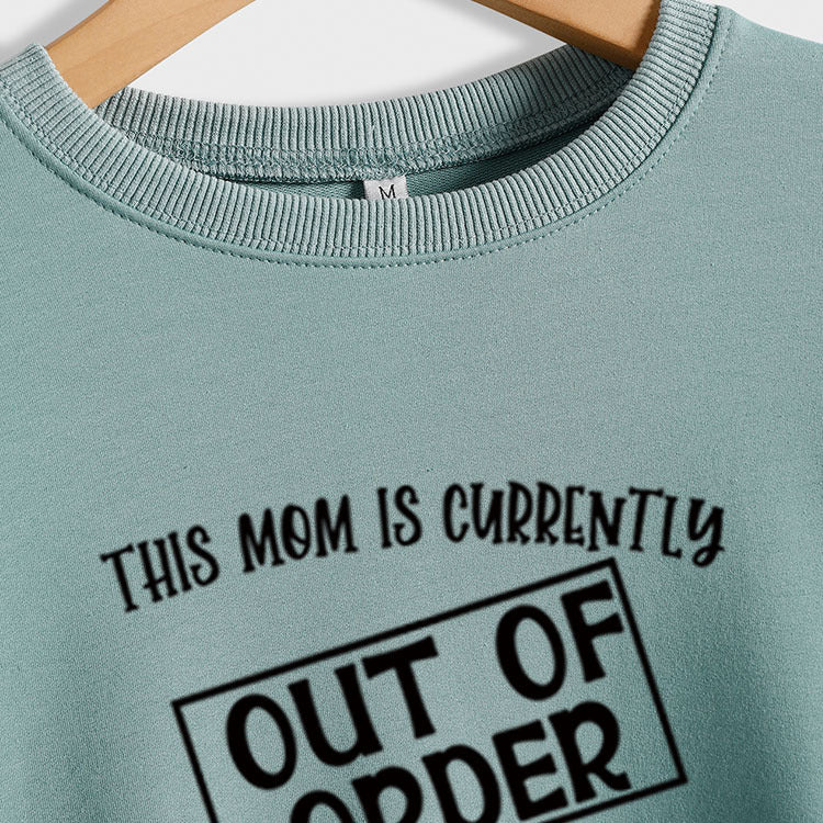 CETTE MOM EST LETTRÉ SWEAT-SHIRT À MANCHES LONGUES AMPLE ET DÉCONTRACTÉ À COL ROND