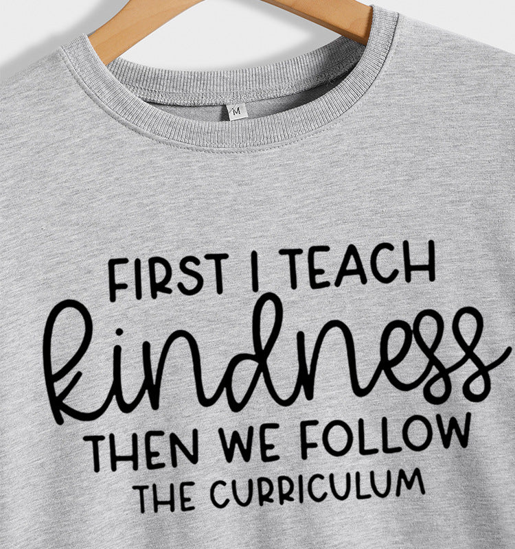 D'abord j'enseigne la gentillesse lettres ample Simple mode grande taille Simple fond pull à manches longues