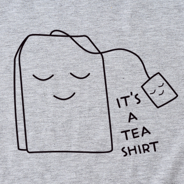 Il s'agit d'une chemise fauve, impression de motifs simples, chemise ample décontractée à manches courtes pour femmes